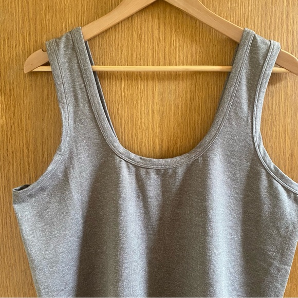 PRANA • Bundle of 2‼️ Heathered Beige & Navy Tank Tops - XL - Picture 9 of 16